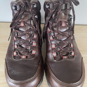 Eddie Bauer Men’s Cairn Weatheredge Vibram  Hiking Boots 10.5
